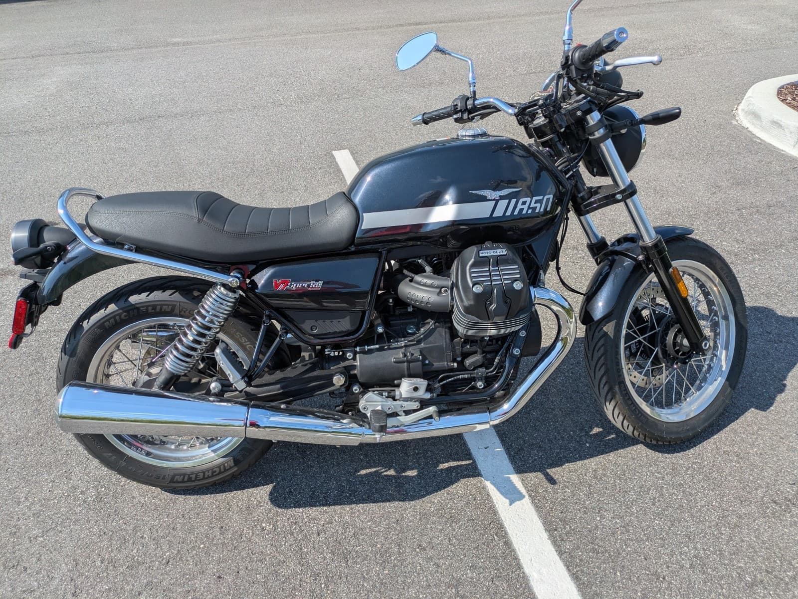 2023 Moto Guzzi V7 SPECIAL